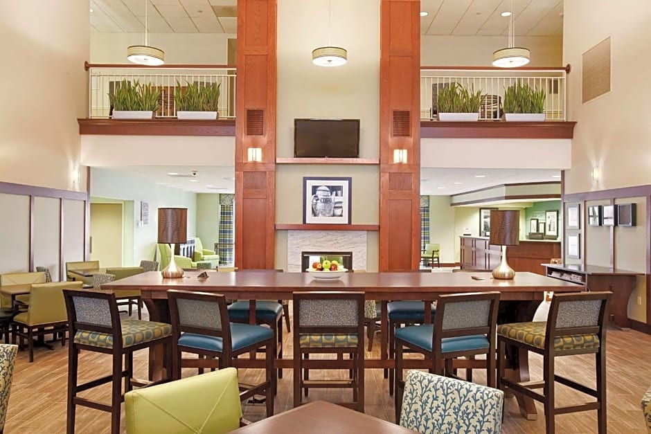 Hampton Inn By Hilton And Suites Providence/Warwick-Airport