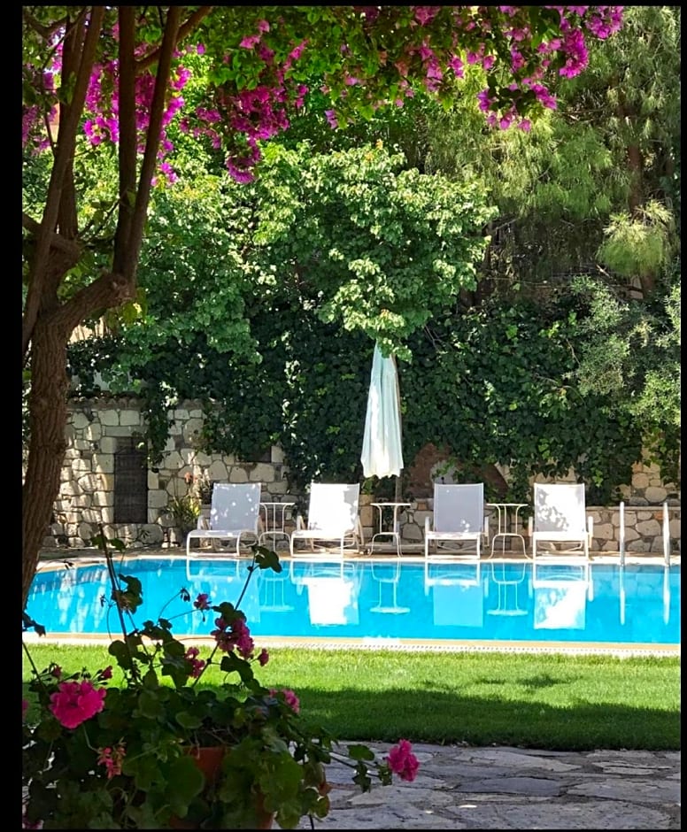 Alacati Zeytin Konak Hotel