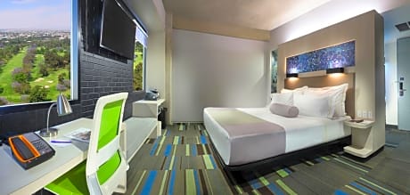 Savvy, Guest Room, 1 King
