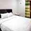 Rudi Rooms near Stasiun Cikarang Mitra RedDoorz