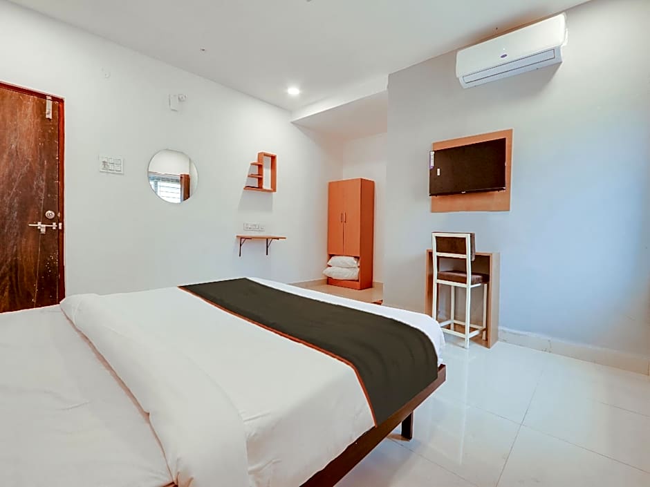 Super Collection O White Ridge Kamineni – Hyderabad, 