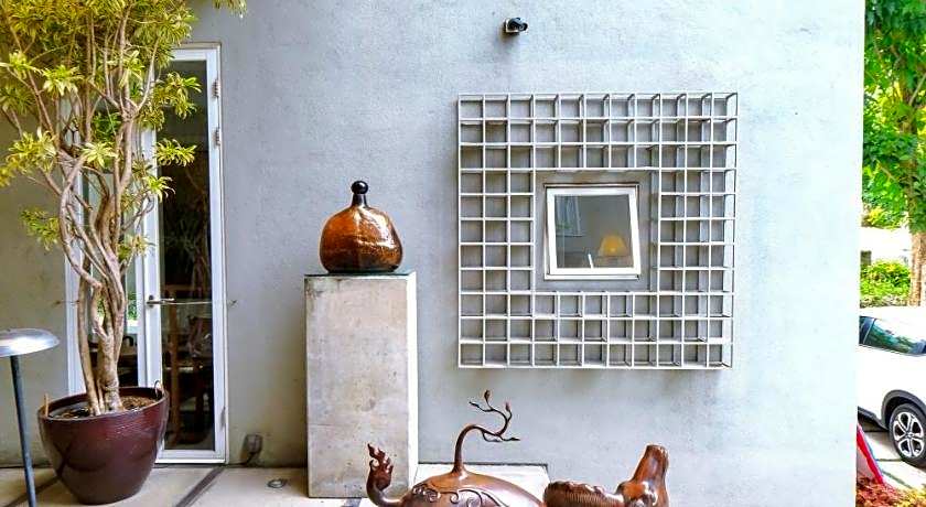 KoenoKoeni Boutique Hotel