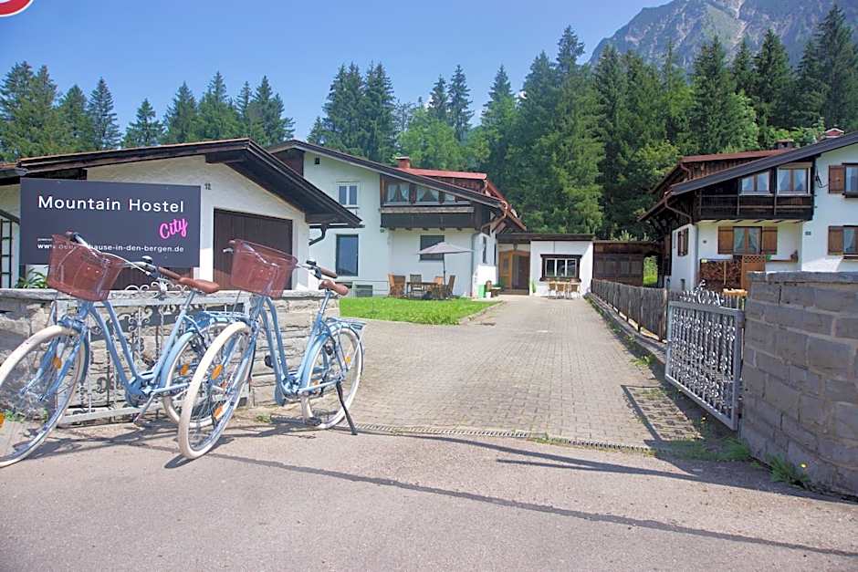 Mountain Hostel City