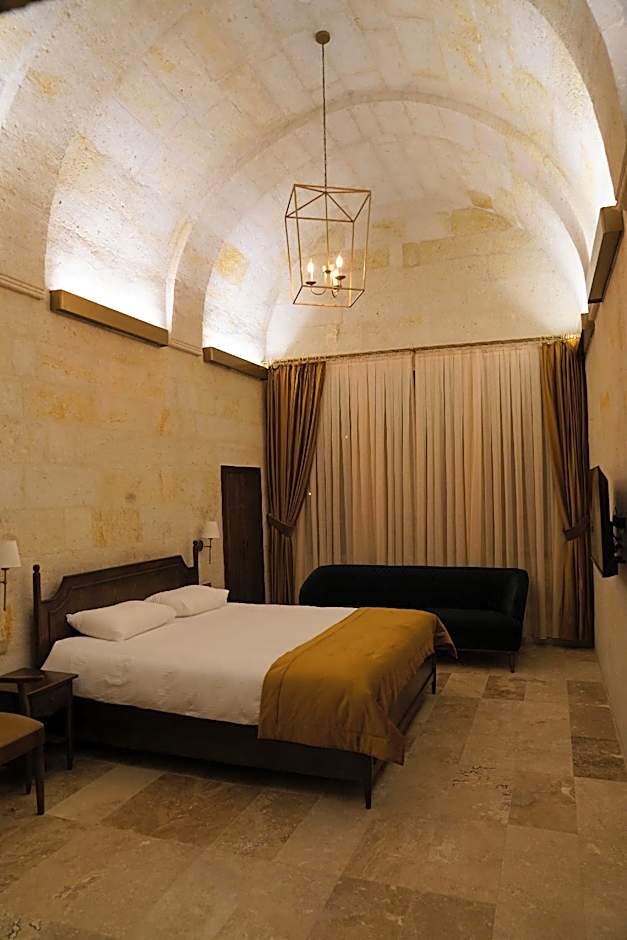 EVANTHIA CAVE SUITES