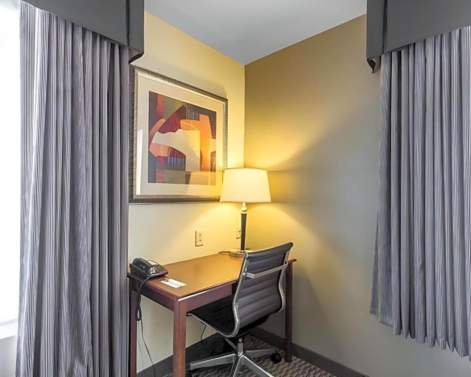 Comfort Inn & Suites Madisonville