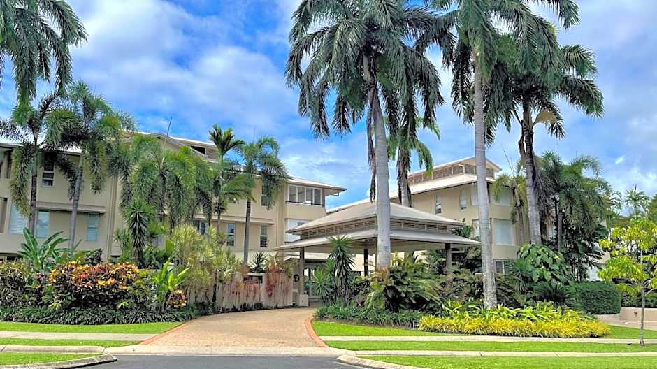 Cayman Villas Port Douglas