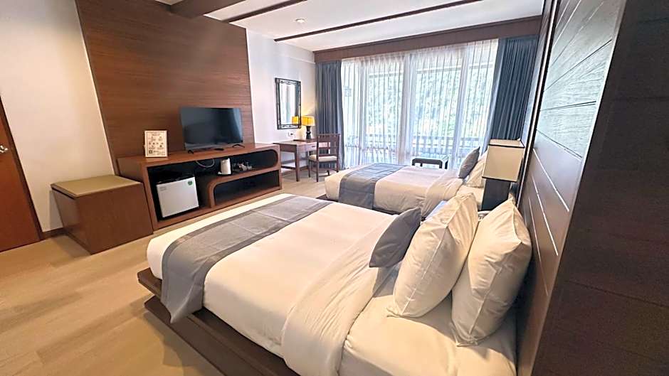 Photo 1 of 6 of Deluxe 1 Double Bed or 2 Beds, Mountain View