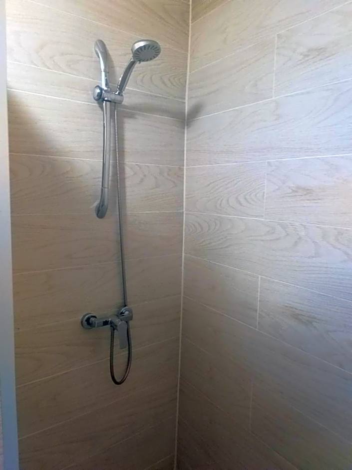 Domek K2 - Niezależny 5 osobowy - NoclegiGrodziskPL 792-535-535