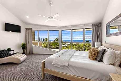 Three-Bedroom Apartment with Ocean View