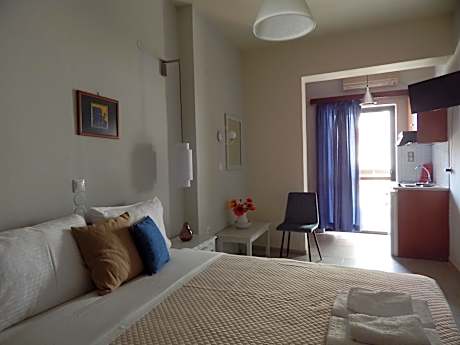 Double or Twin Room with Partial Sea View