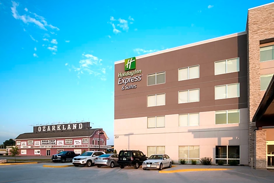 Holiday Inn Express & Suites Kingdom City, an IHG Hotel