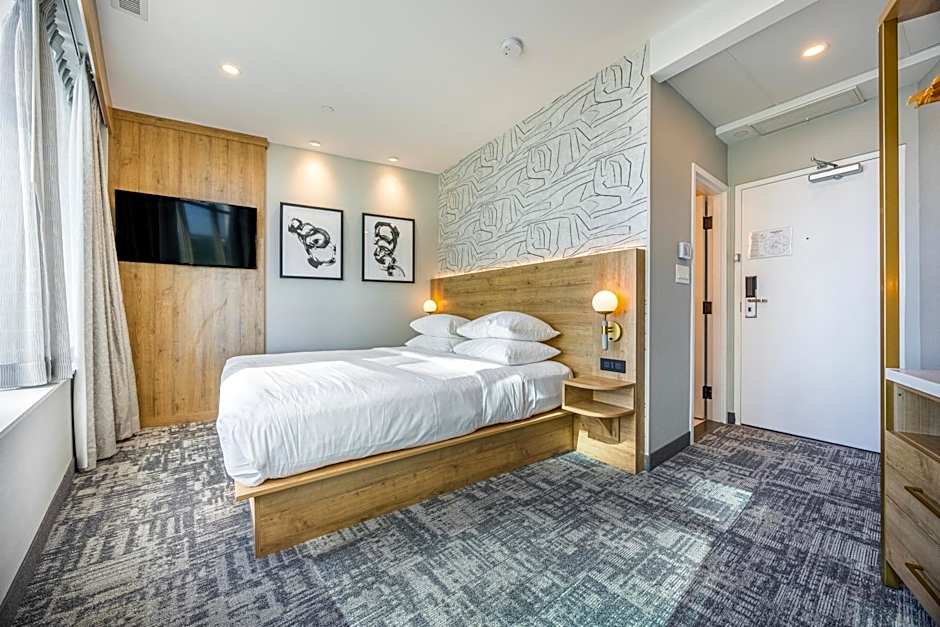 Tower Hotel at Fallsview