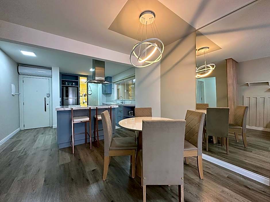 LA02- 2 Suítes +1Quarto | Jacuzzi | Churrasqueira