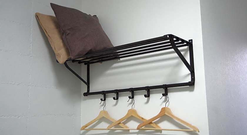 Travelers' house ROOTs