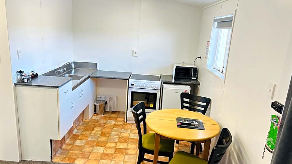 18th Avenue Thermal Motel