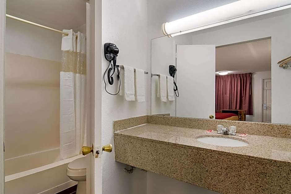 Econo Lodge Calhoun North Damascus