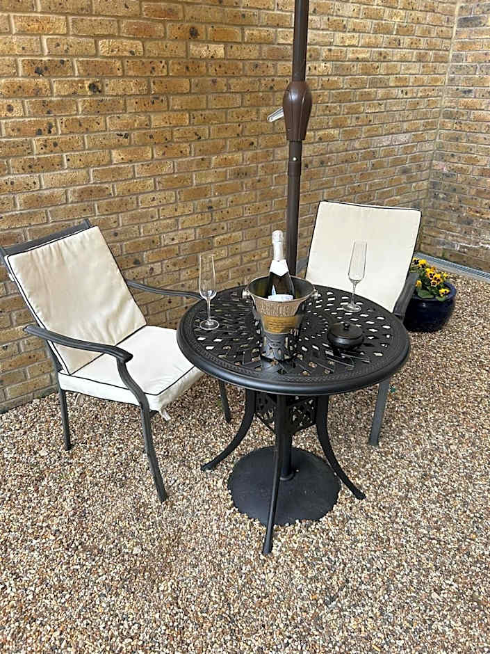 Stansted Airport Stay, Parking and Luxury Suite