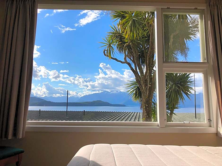 Manapouri Lakeview Motor Inn