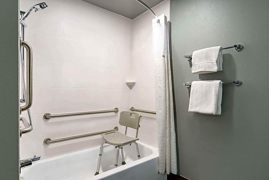 La Quinta Inn & Suites by Wyndham Springfield