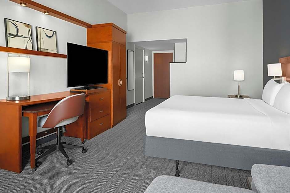 Courtyard by Marriott San Antonio Six Flags at The RIM