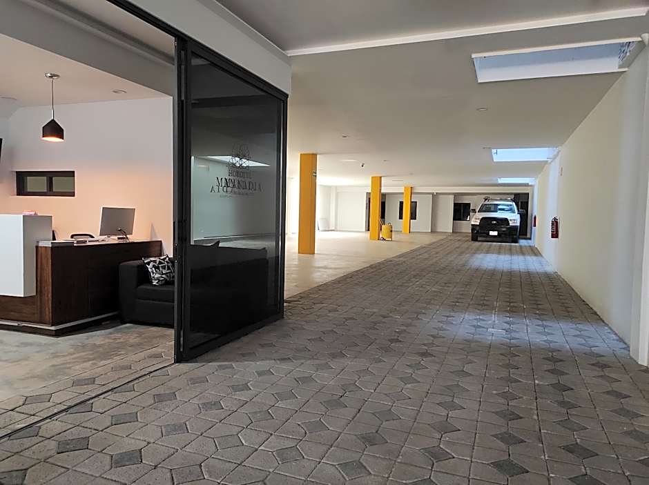 Hotel Manadia