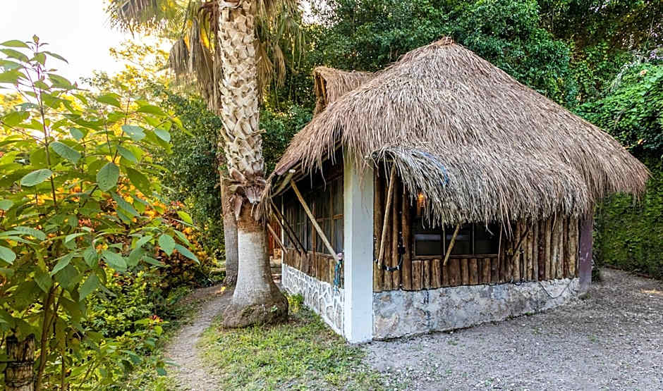 Villa Santuario Lake front Oasis