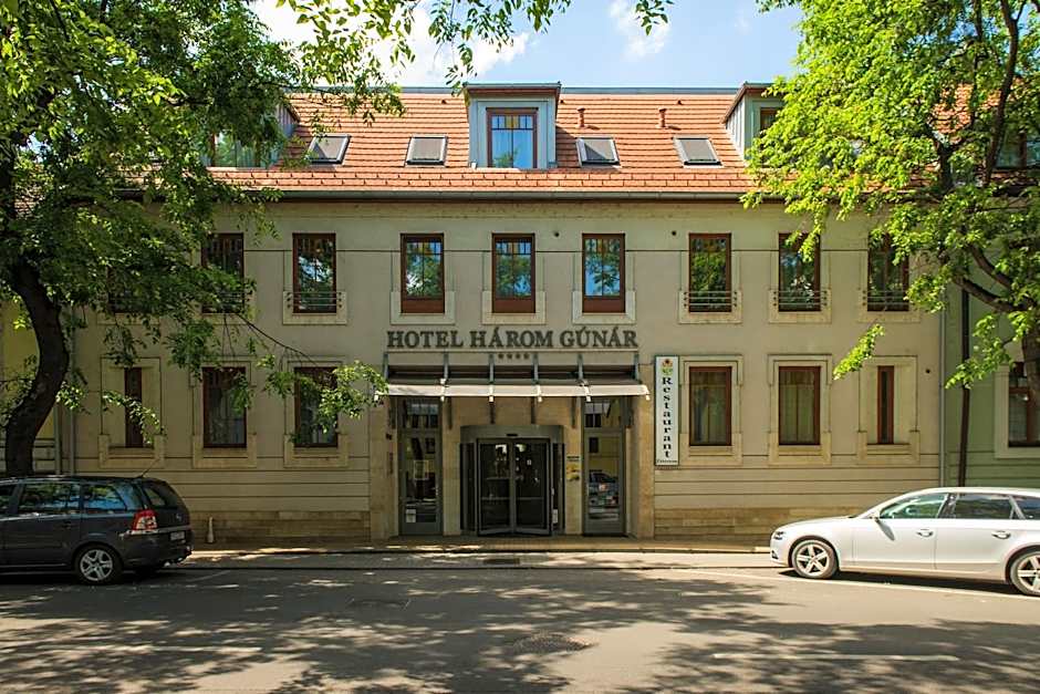 Hotel Három Gúnár