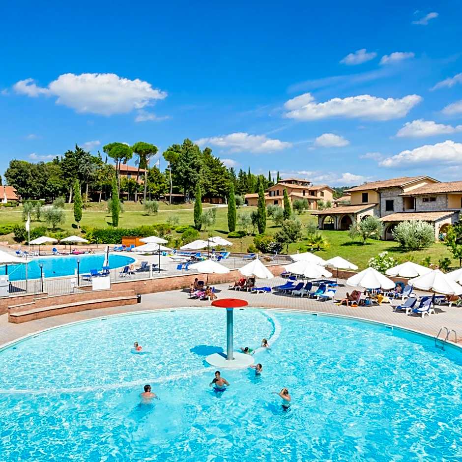 Residence with swimming pool immersed in the typical Tuscan countryside just 5 minutes from Massa Marittima