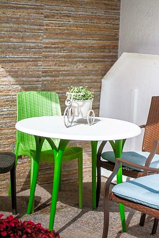 Ro Prime. Stylish & Comfortable With Jacuzzi & A/C