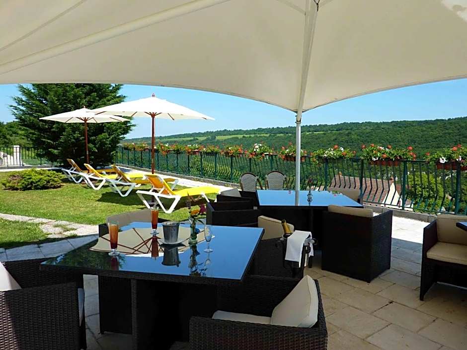 Auberge Du Camp Romain