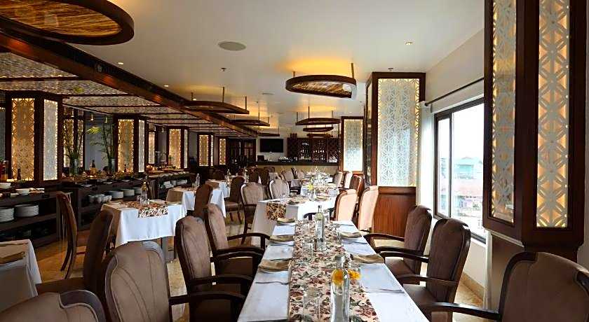 Ramada by Wyndham Gangtok Hotel & Casino Golden