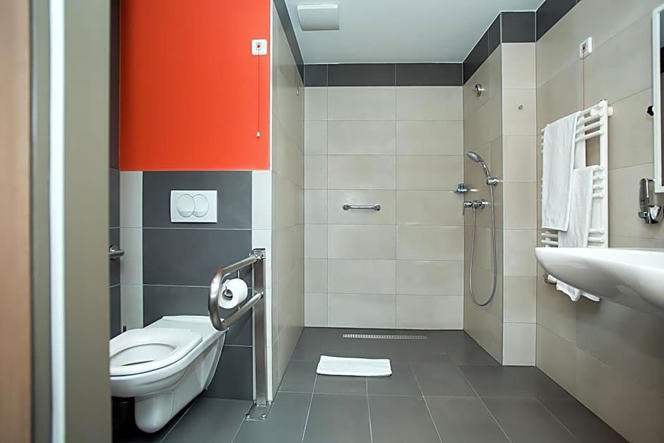 Best Western Plus Lakeside Hotel