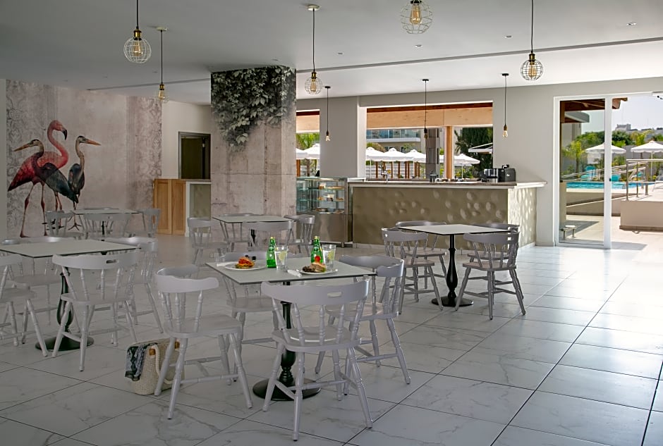 Vangelis Hotel & Suites