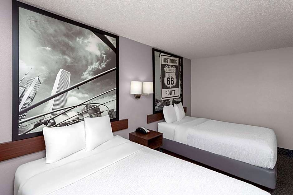 Super 8 by Wyndham Romeoville Bolingbrook