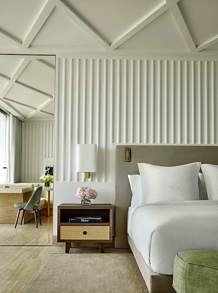 Four Seasons Hotel at The Surf Club