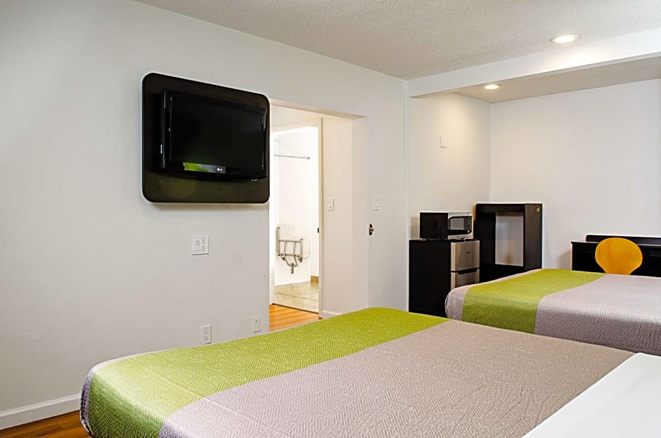 Motel 6-Modesto, CA - Downtown