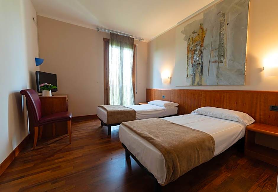 HOTEL QUERINI Essential Business Hotel Sandrigo