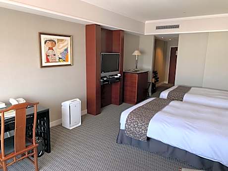 Twin Room with Bathroom