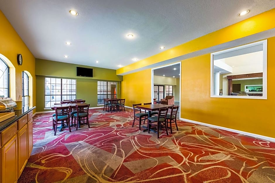 Quality Inn University Near Downtown