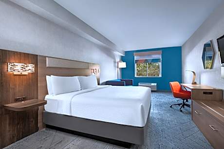 King Suite with Roll-In Shower - Disability Access/Non-Smoking