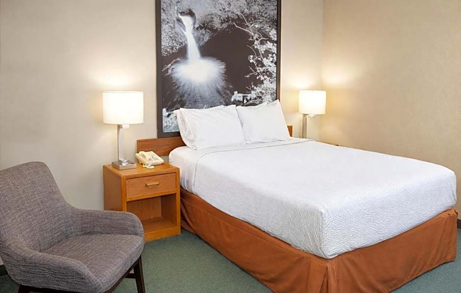 Super 8 by Wyndham Antigo