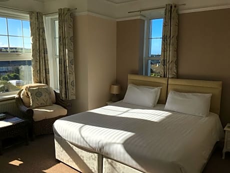 Superior Deluxe Double or Twin Room 