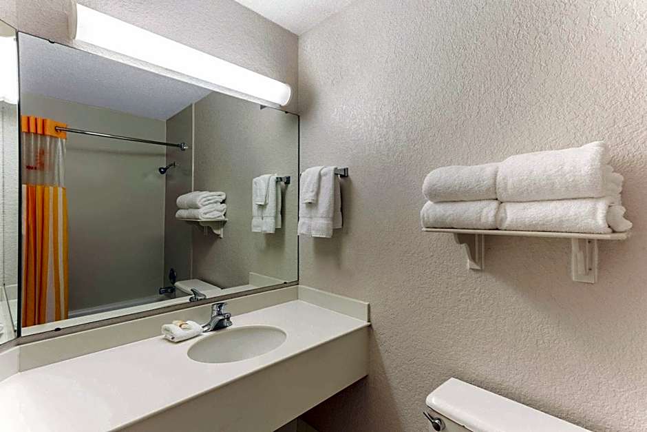 La Quinta Inn & Suites by Wyndham Redding