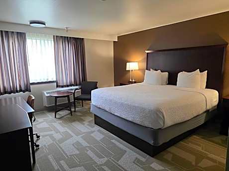 1 King Bed, River View, Non Smoking
