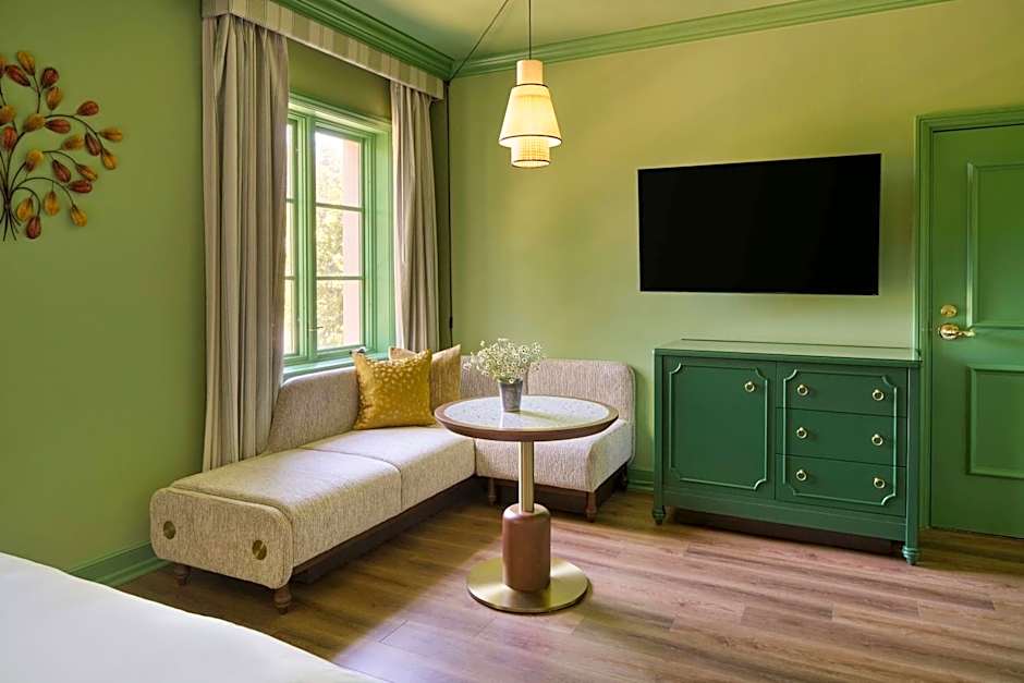 The Carlton Hotel, Atascadero – Paso Robles, a Tribute Portfolio Hotel