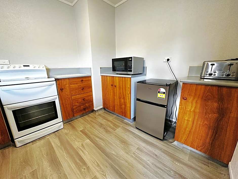 Kingswood Manor Motel