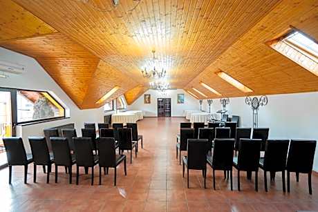 Complex Turistic Max International