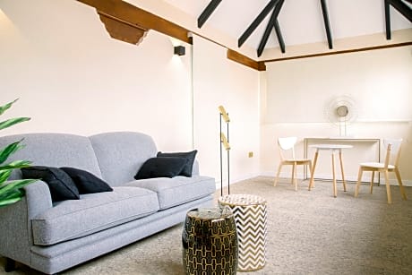 Apartamentos Naitly Málaga Teatro Romano