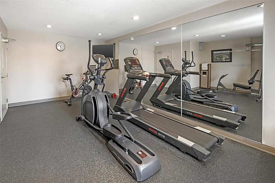 Best Western Plus Twin View Inn & Suites