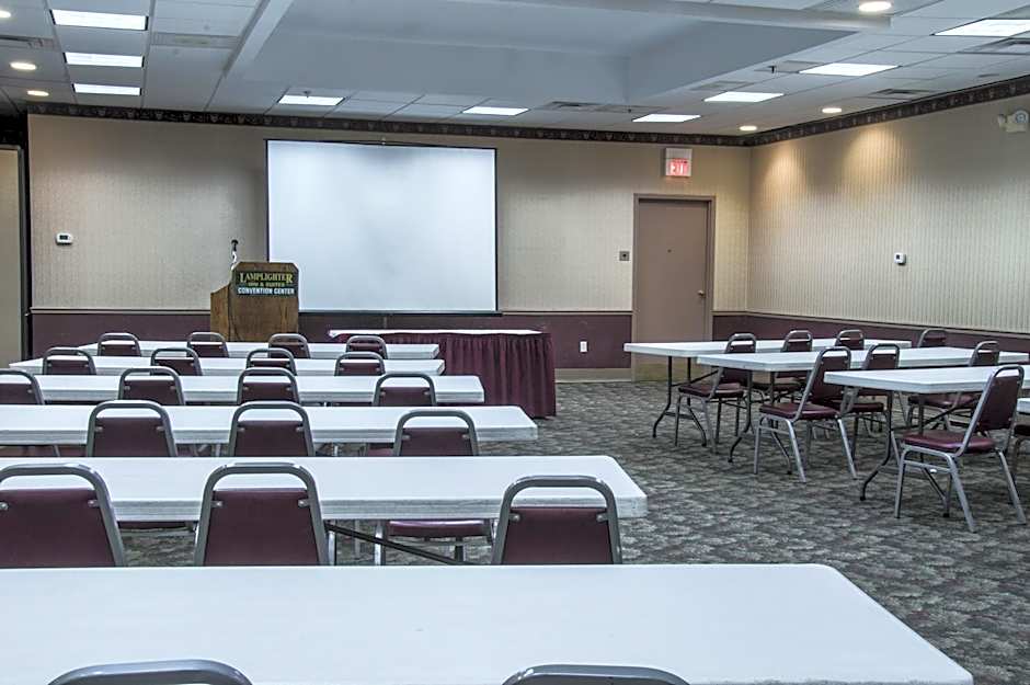 Lamplighter Inn and Suites - North
